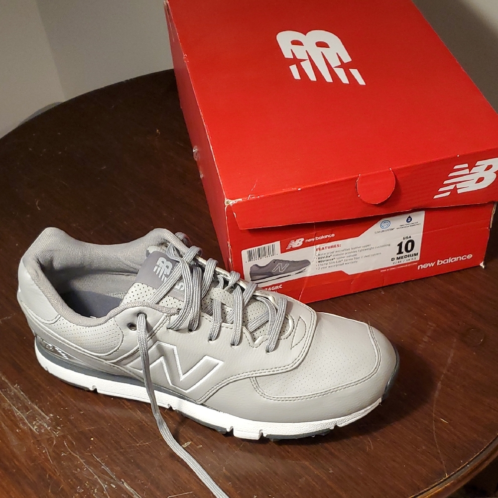 New Balance Men's Light Gray Sneakers